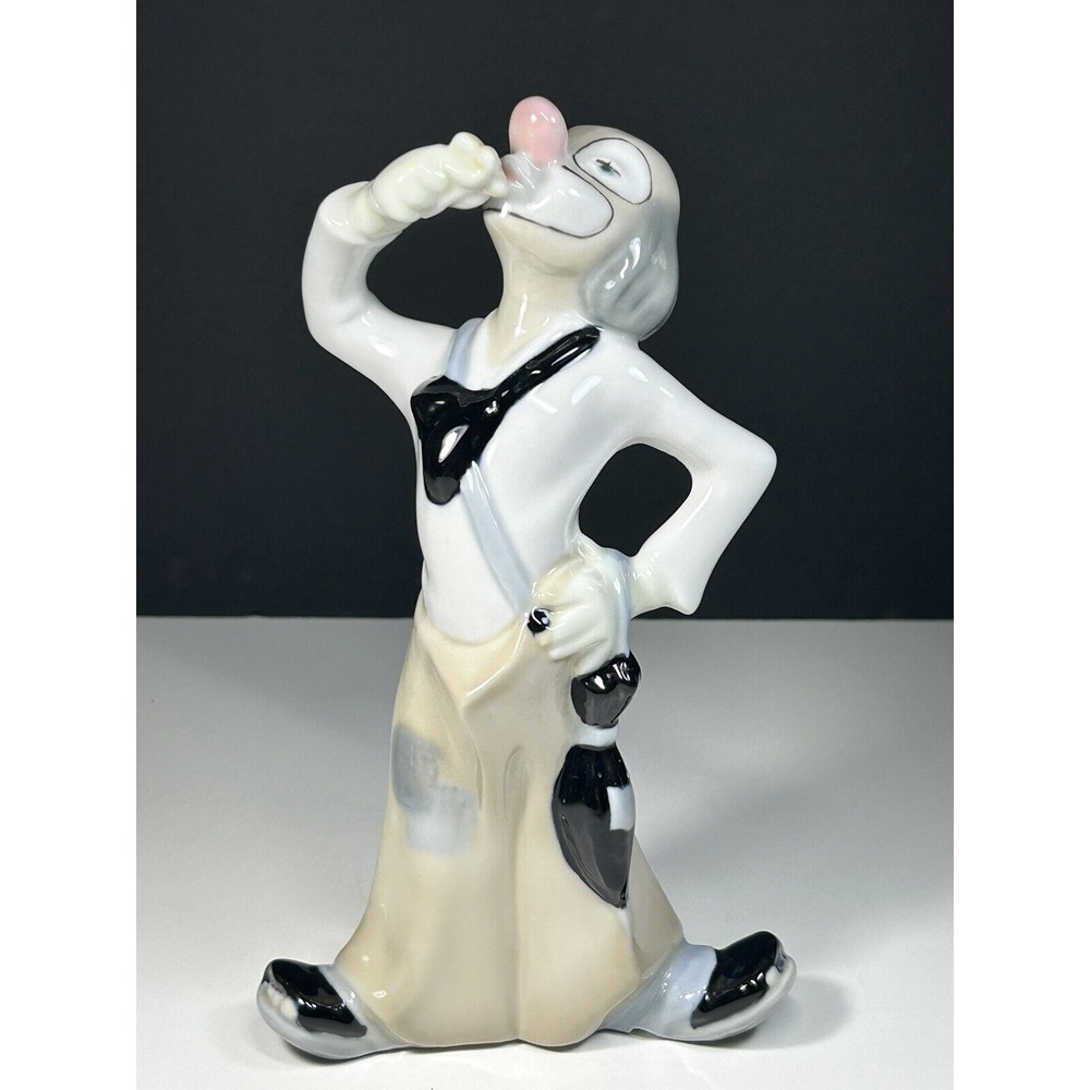 9" Tall Spain Tengra‎ Porcelain clown smelling flower Colorful Figurine